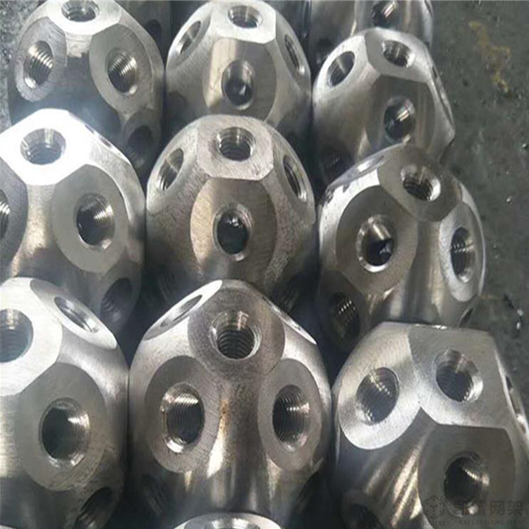 青岛螺栓球网架加工安装方法