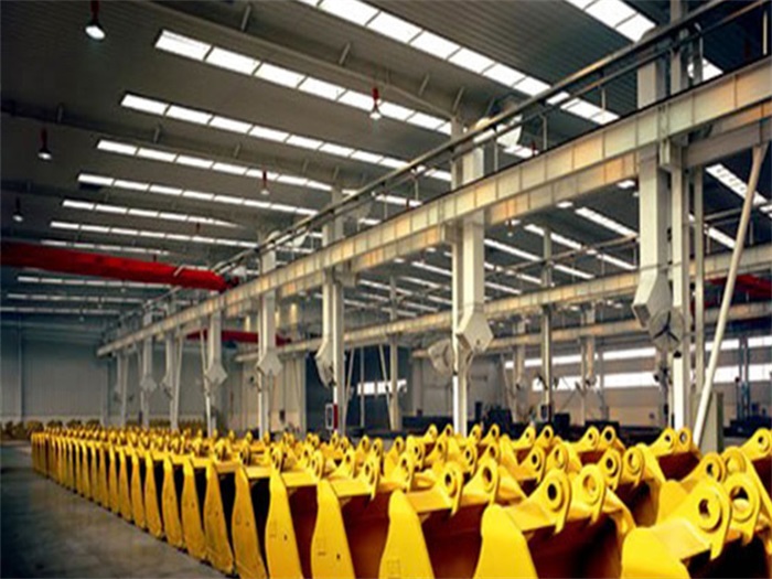 青岛徐工集团挖掘机装配车间